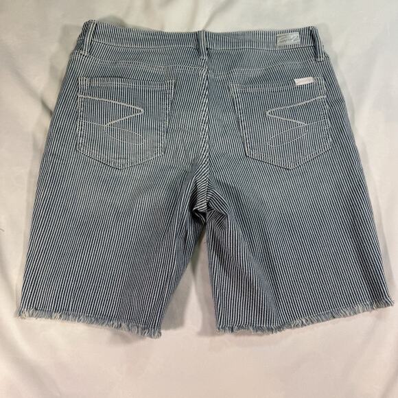 Seven 7 Sunset Bermuda stripe shorts Woman's 10 stretch denim shorts - Picture 8 of 9